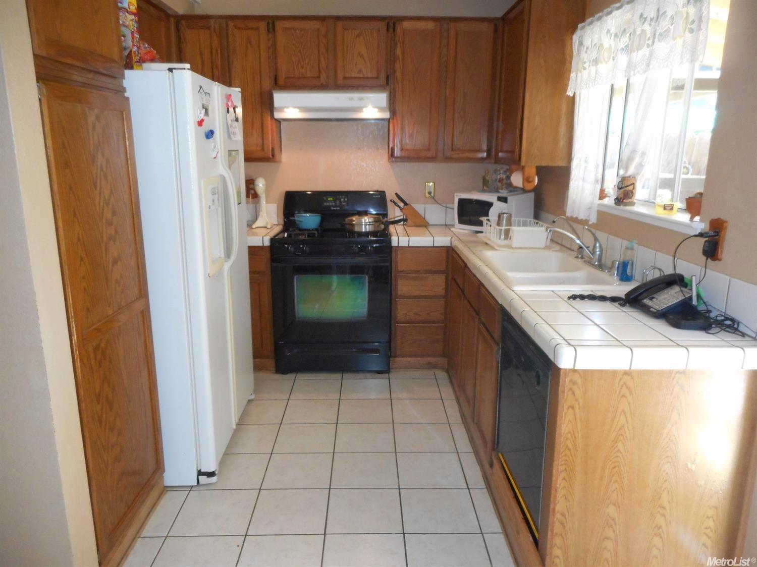 728 Park Meadow Dr, Modesto, CA 95358 photo 5