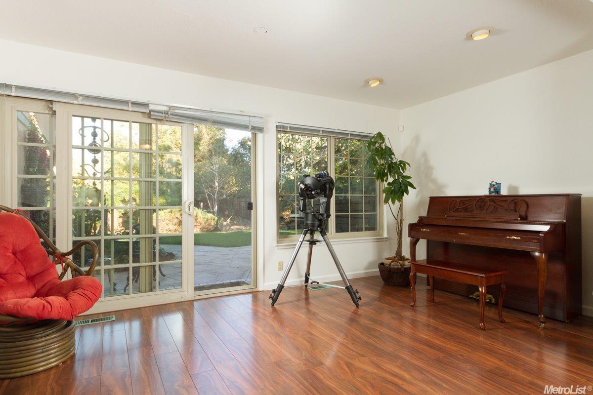 27389 Meadowbrook Dr, Davis, CA 95618 photo 10