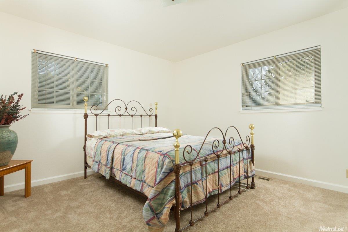 27389 Meadowbrook Dr, Davis, CA 95618 photo 12