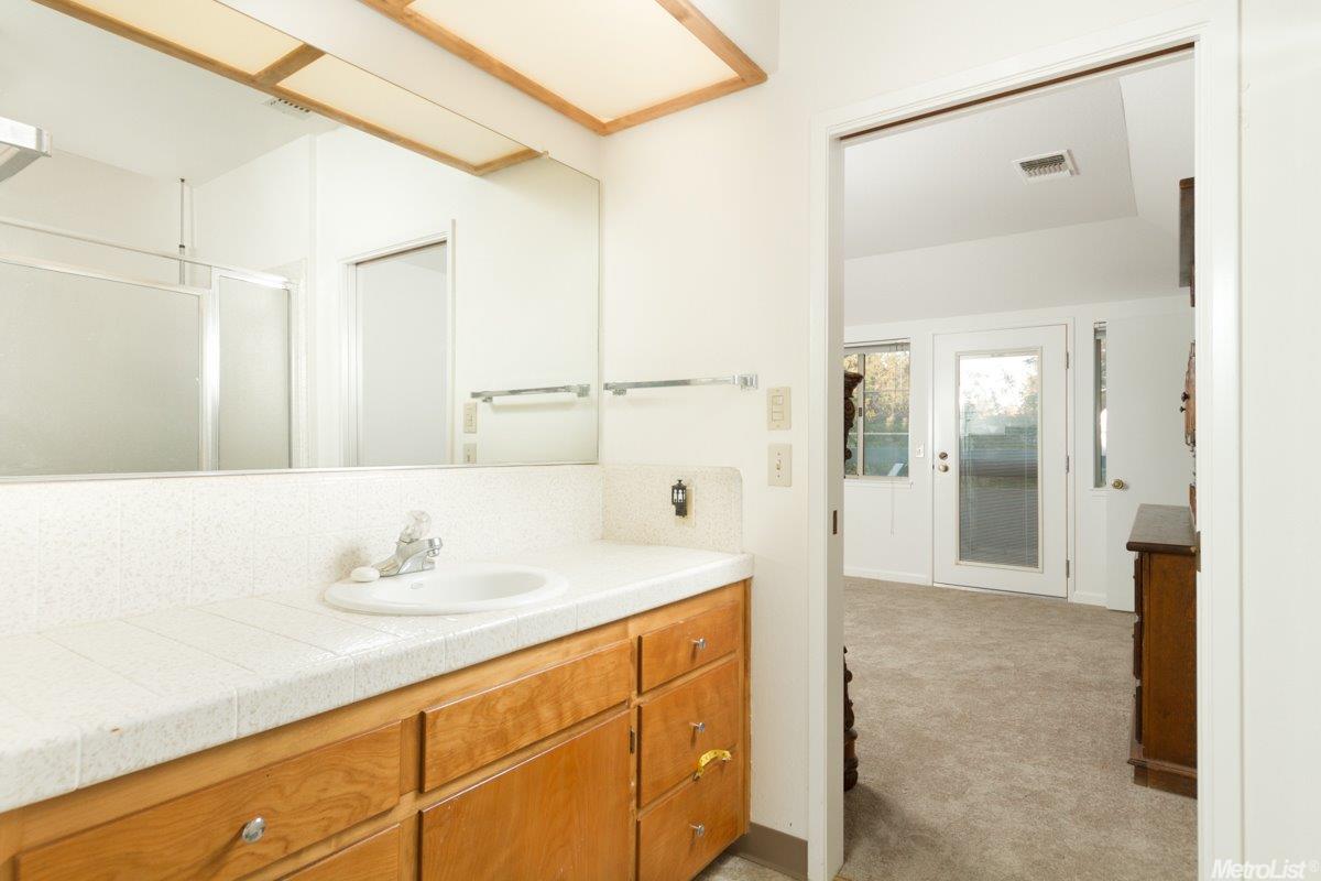 27389 Meadowbrook Dr, Davis, CA 95618 photo 16