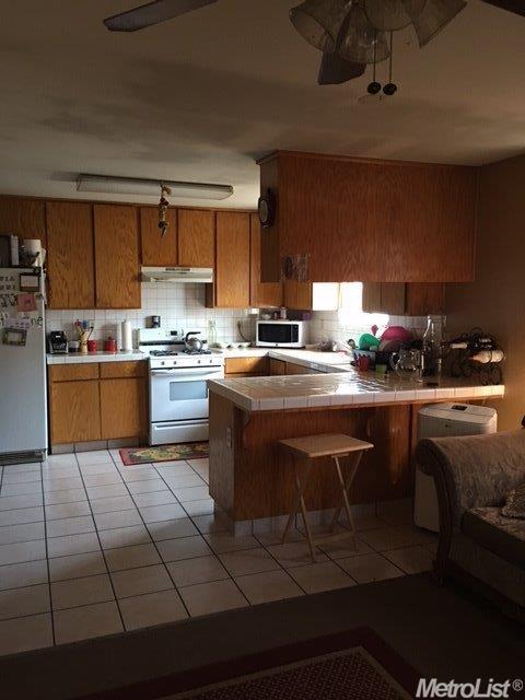 2609 W Hatch Rd, Modesto, CA 95358 photo 2