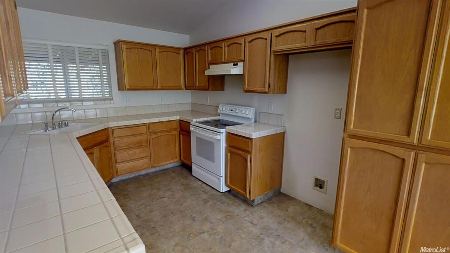 1261 La Salle, Gustine, CA 95322 photo 6
