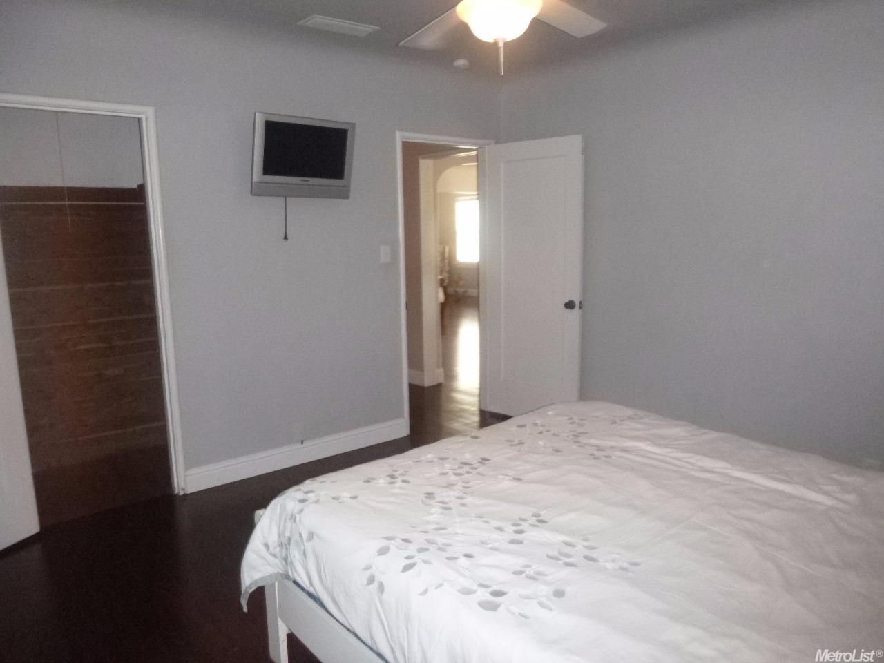 1045 W 22nd St, Merced, CA 95340 photo 7