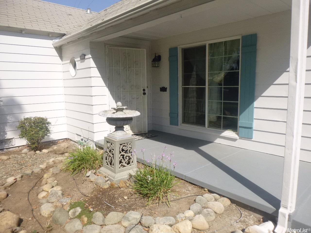 1045 W 22nd St, Merced, CA 95340 photo 3