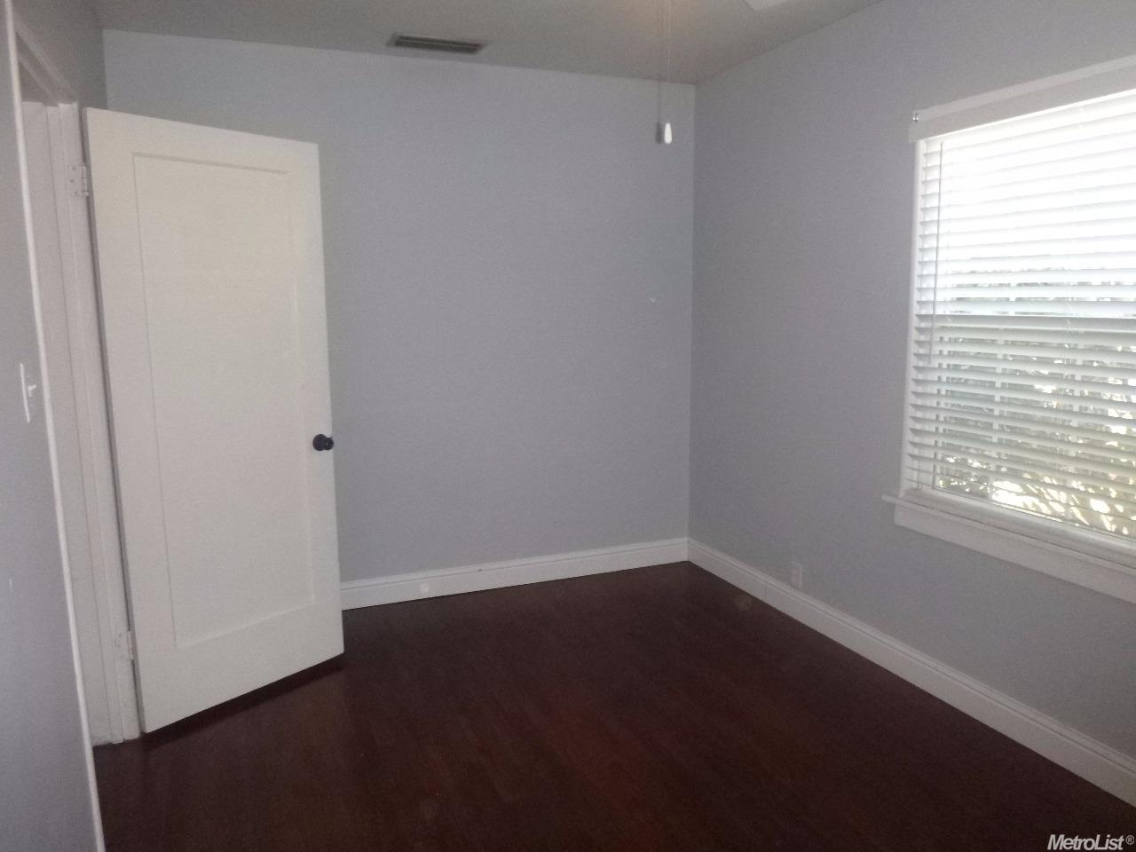 1045 W 22nd St, Merced, CA 95340 photo 13