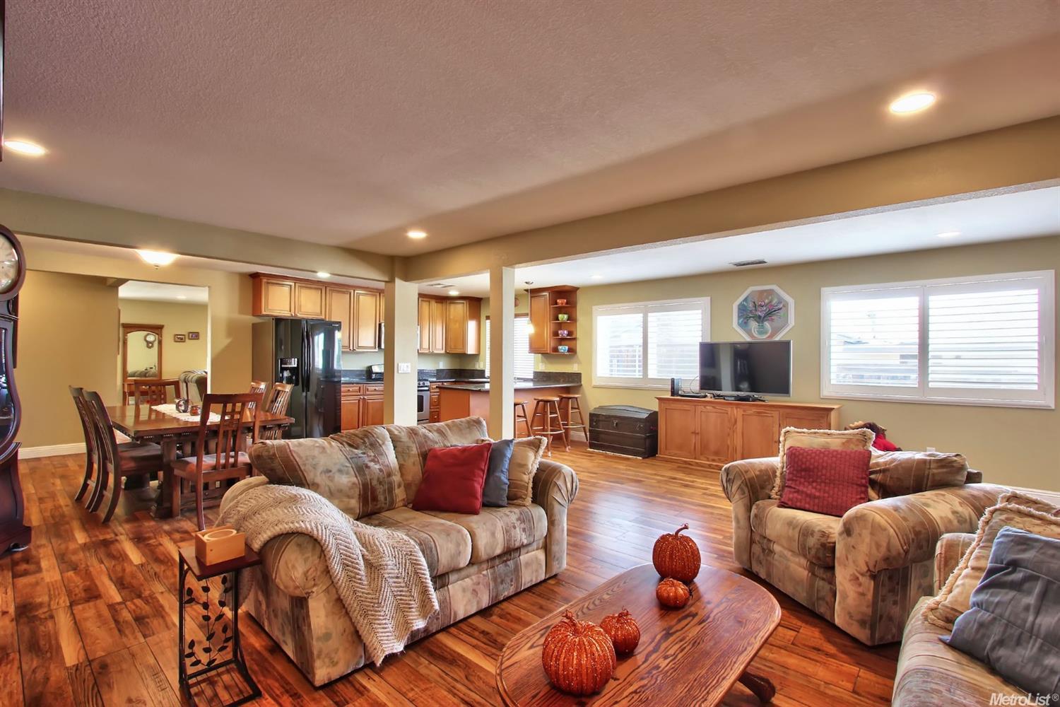 9464 Erwin Ave, Orangevale, CA 95662 photo 2