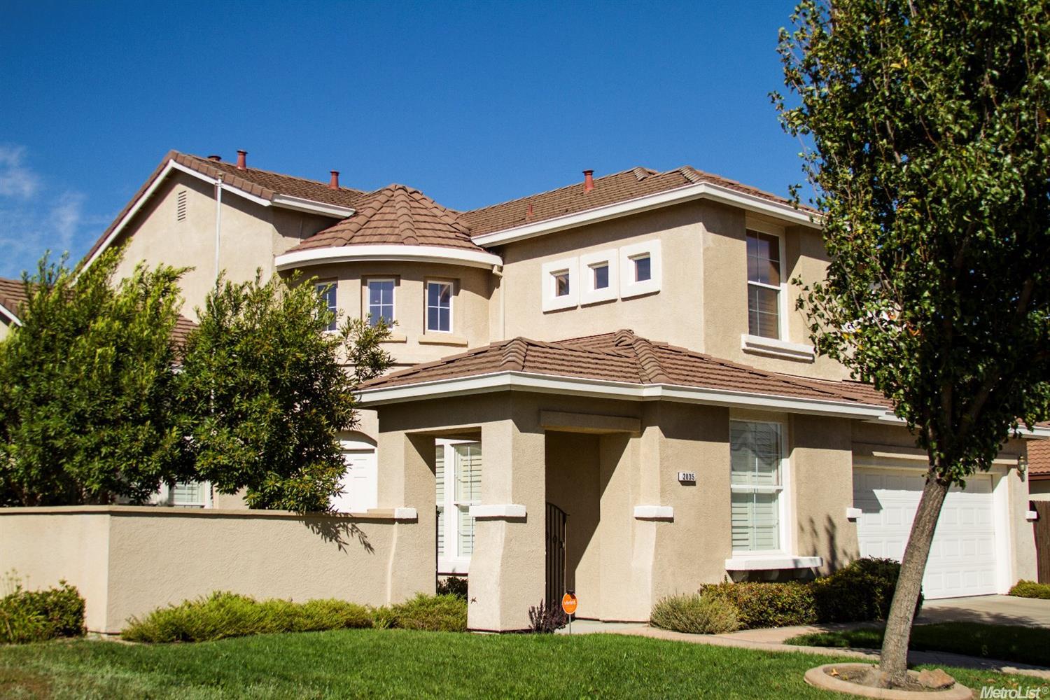 2035 Lugano Ct, Manteca, CA 95337 photo 2