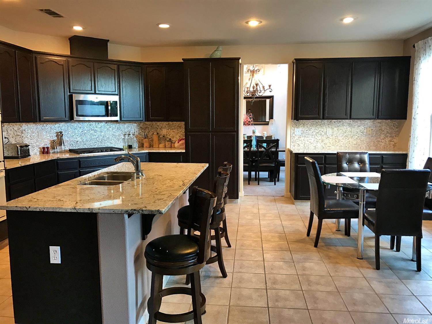 2035 Lugano Ct, Manteca, CA 95337 photo 8