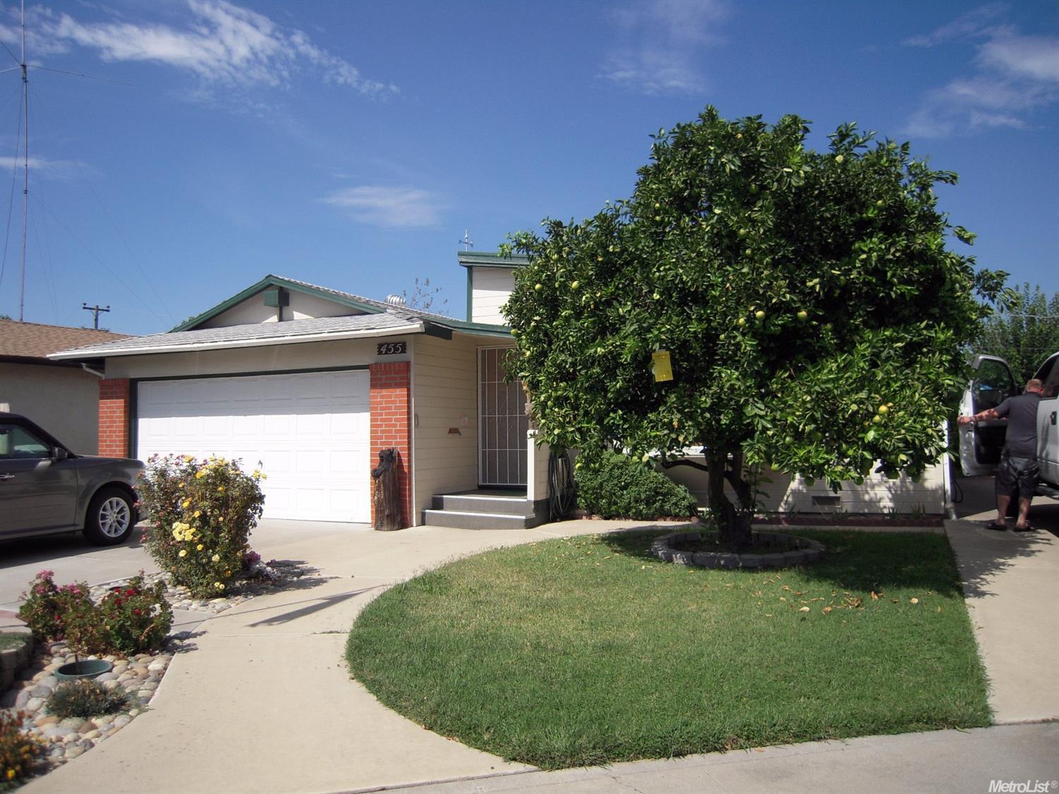455 Helen Ave, Tracy, CA 95376 photo 2
