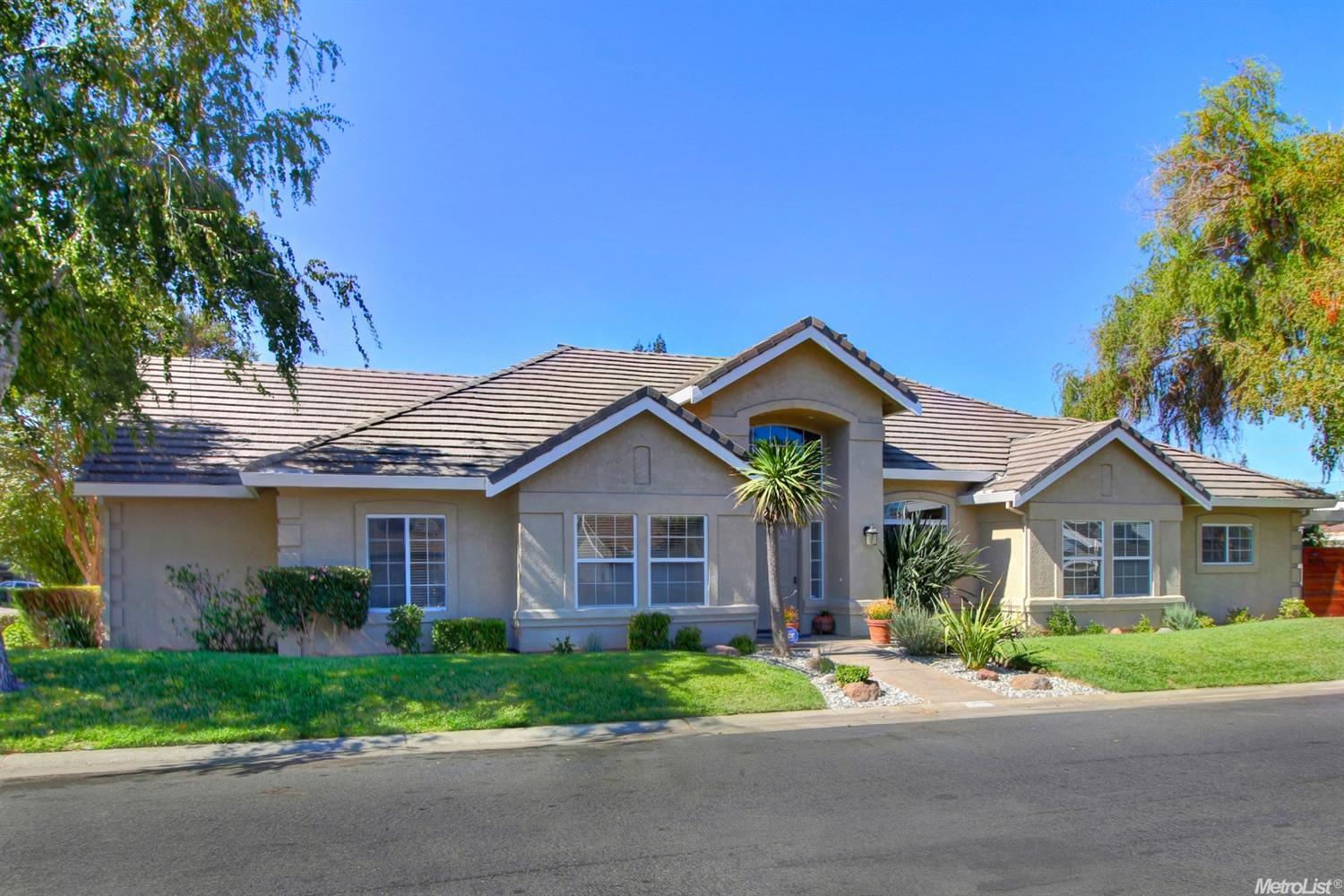 3031 Whitewood Dr, Carmichael, CA 95608 photo 1
