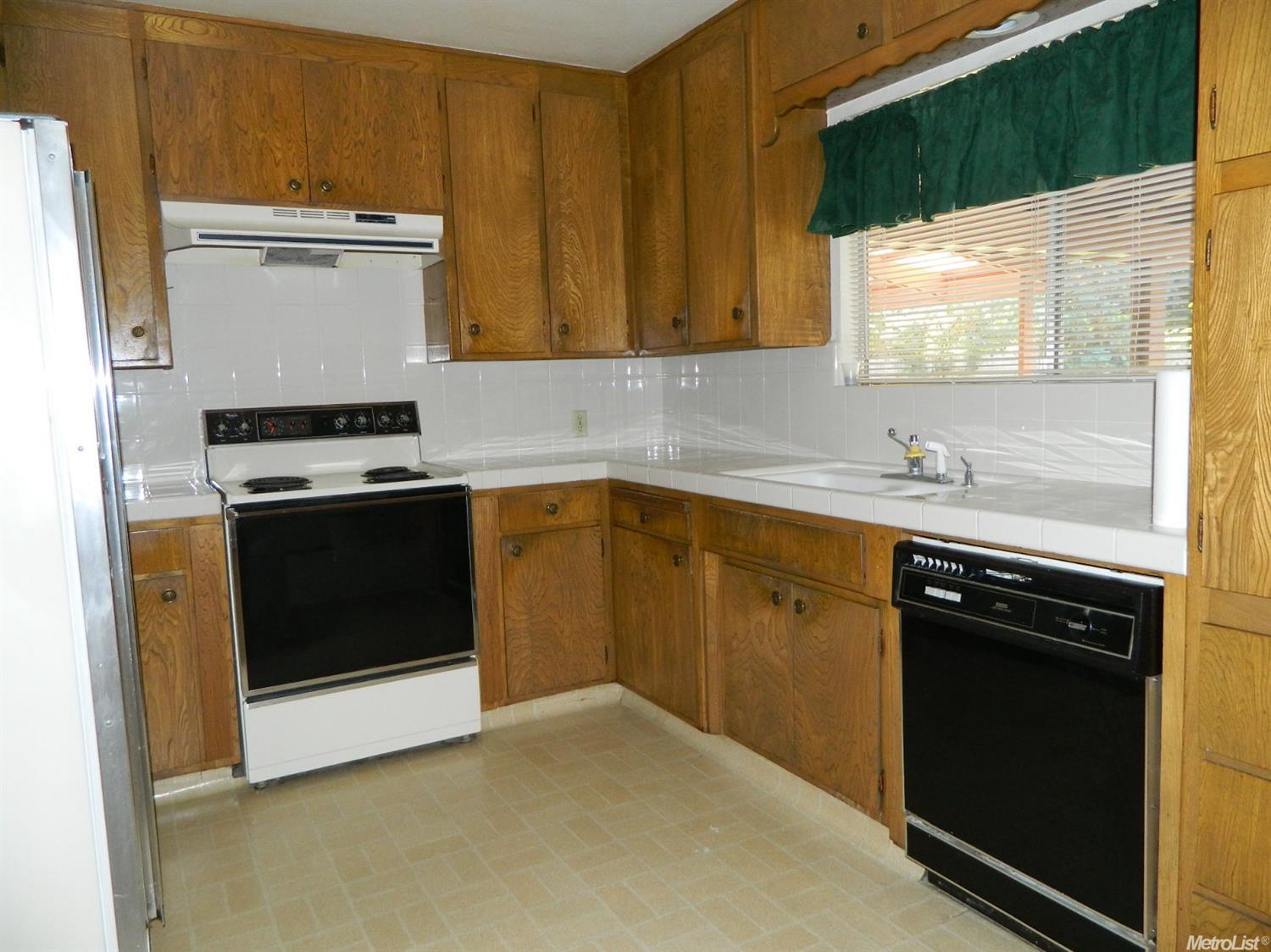 1408 Chapala Way, Modesto, CA 95355 photo 3