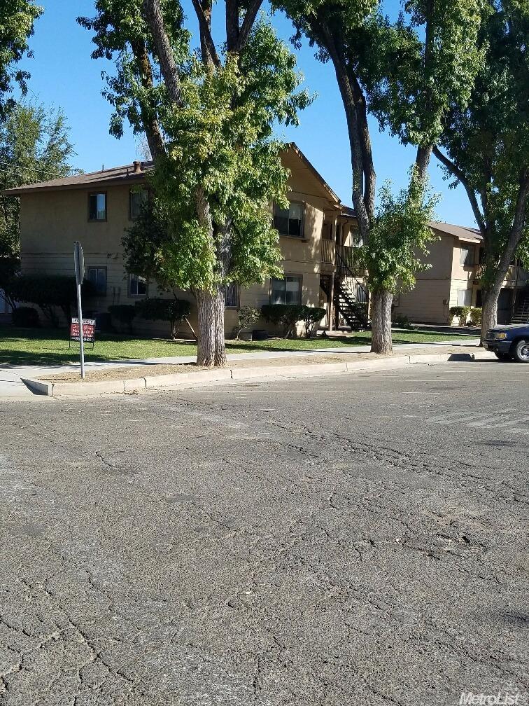 685 2nd Ave, Gustine, CA 95322 photo 2