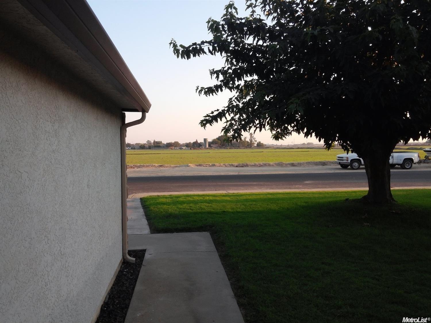 20426 1st St, Hilmar, CA 95324 photo 2