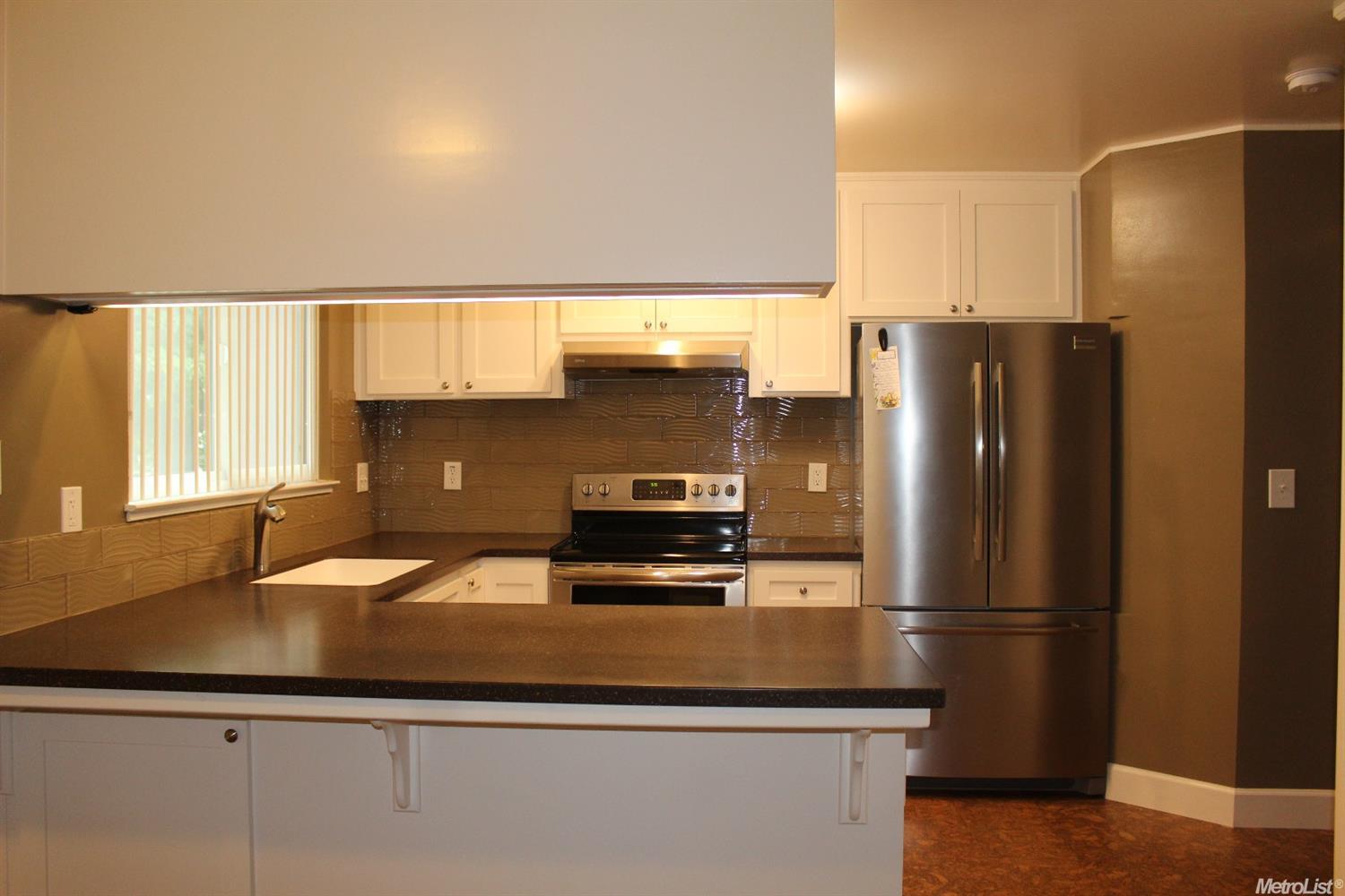 3105 Neptune Way, Modesto, CA 95355 photo 2