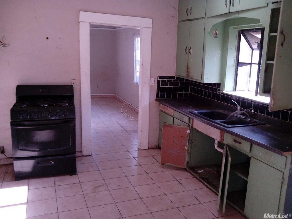 437 Eden St, Lodi, CA 95240 photo 4