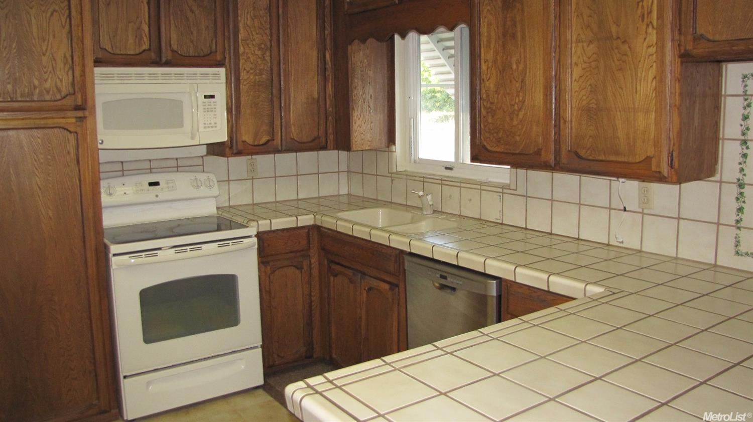 305 Raylow Ave, Manteca, CA 95337 photo 5