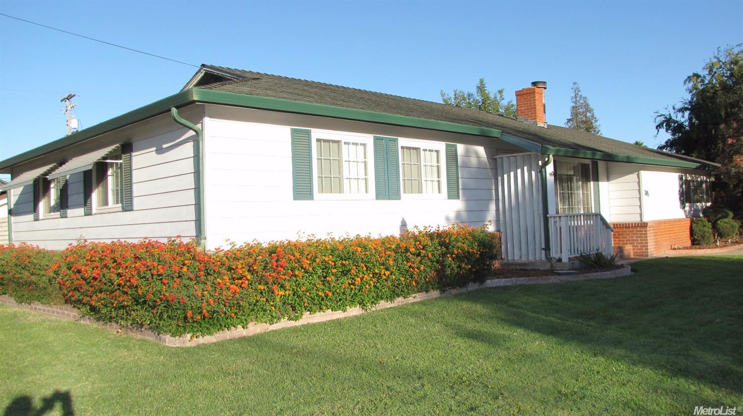 305 Raylow Ave, Manteca, CA 95337 photo 1