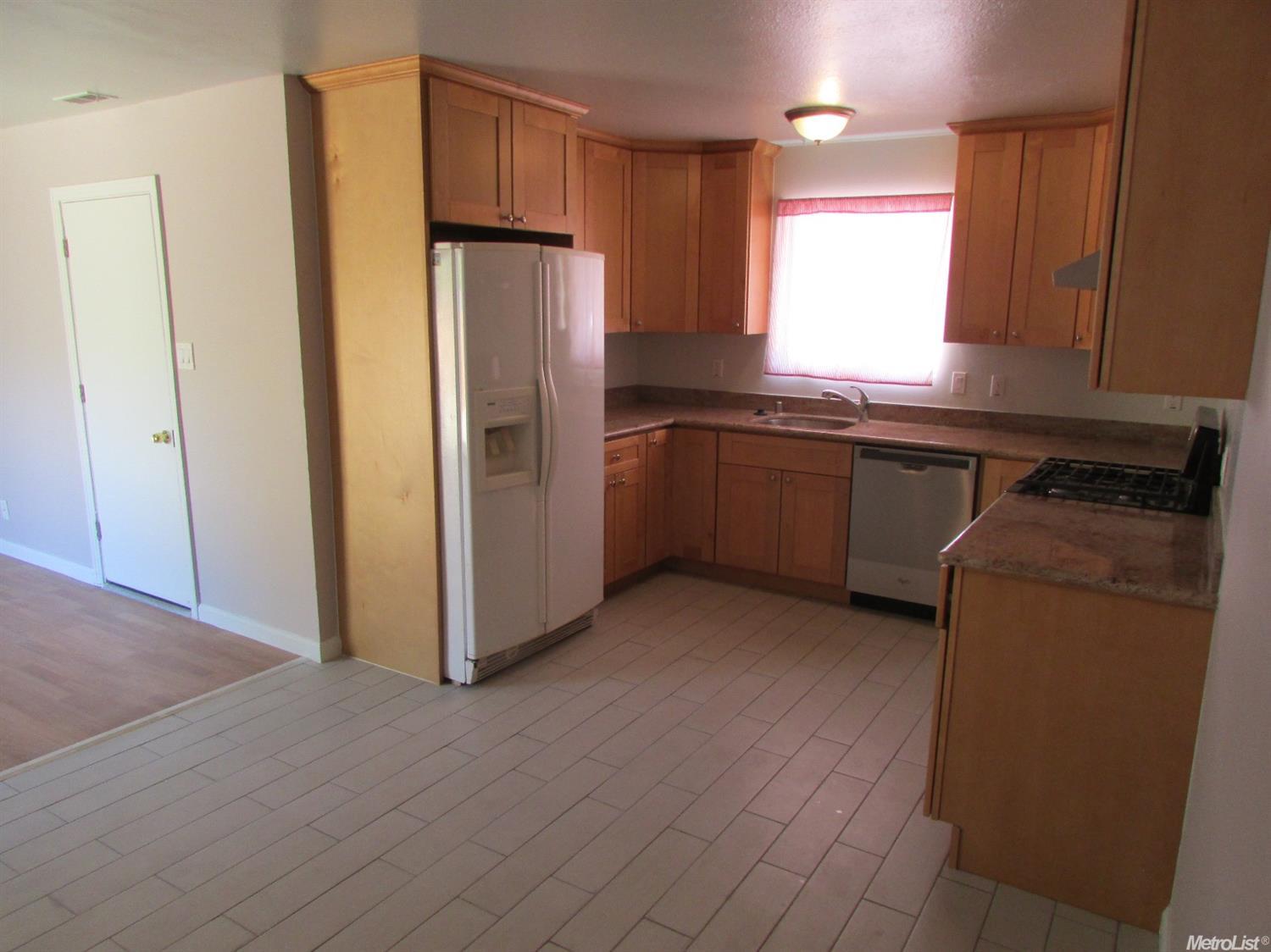 2077 Mount Vernon Dr, Modesto, CA 95350 photo 5