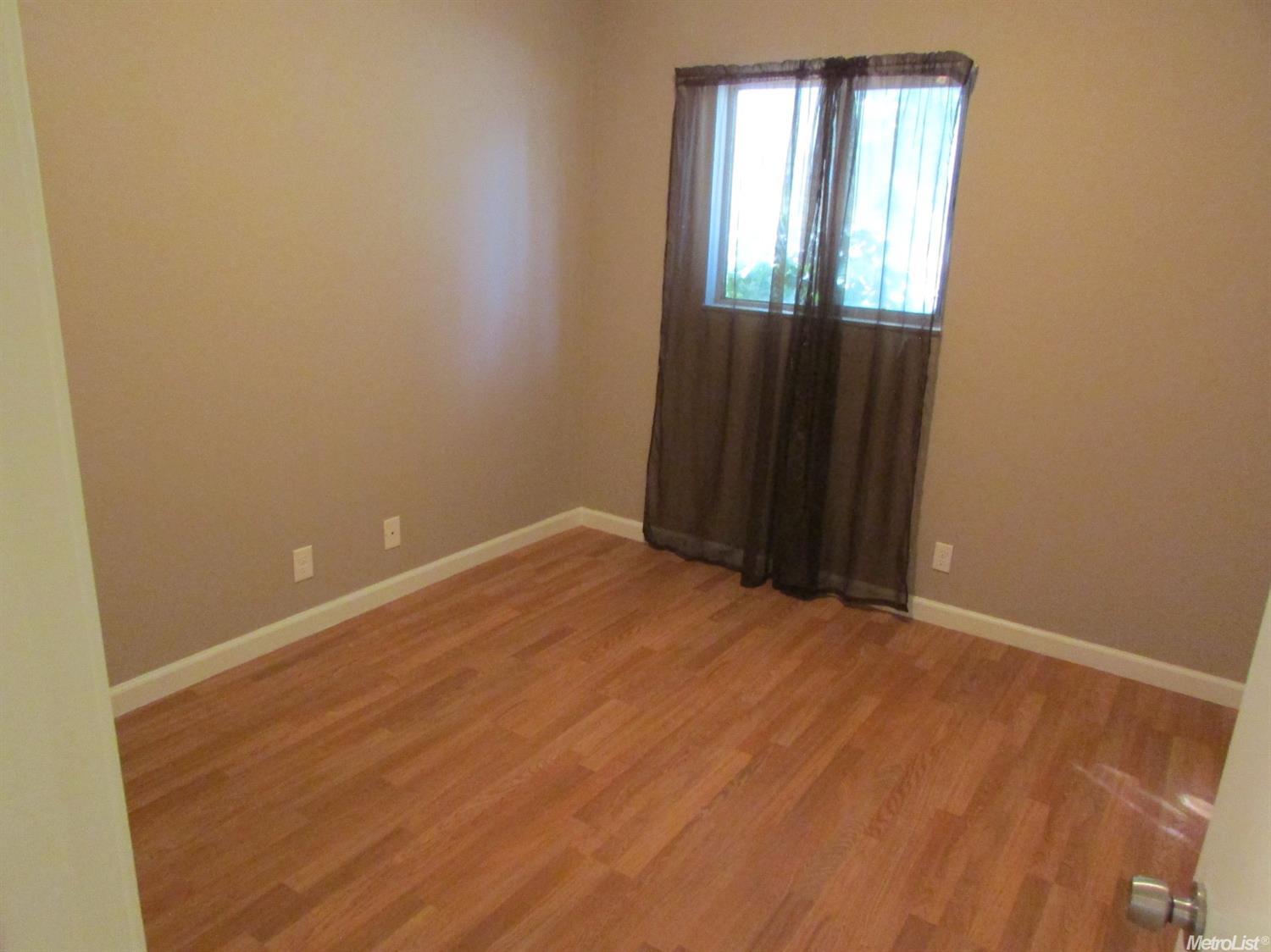 2077 Mount Vernon Dr, Modesto, CA 95350 photo 10