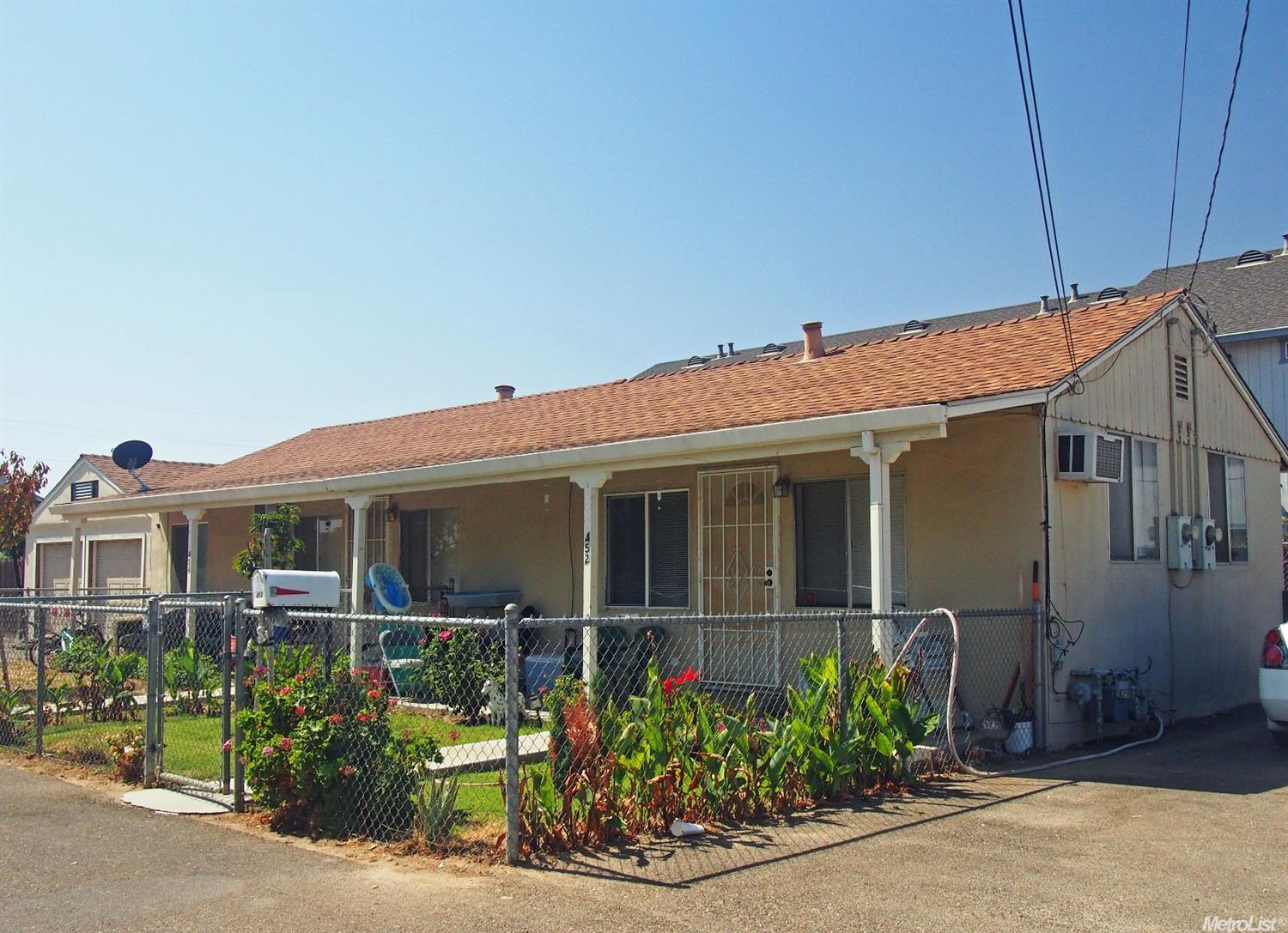 448 E Alameda St, Manteca, CA 95336 photo 1