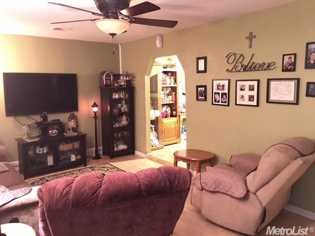 1765 Seattle, Modesto, CA 95351 photo 3
