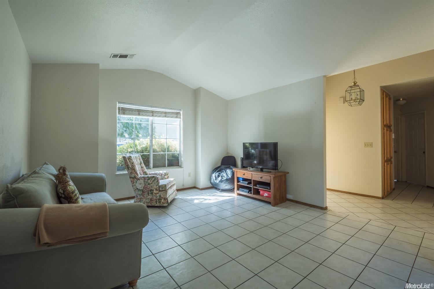 3625 Dry Creek Dr, Modesto, CA 95357 photo 3