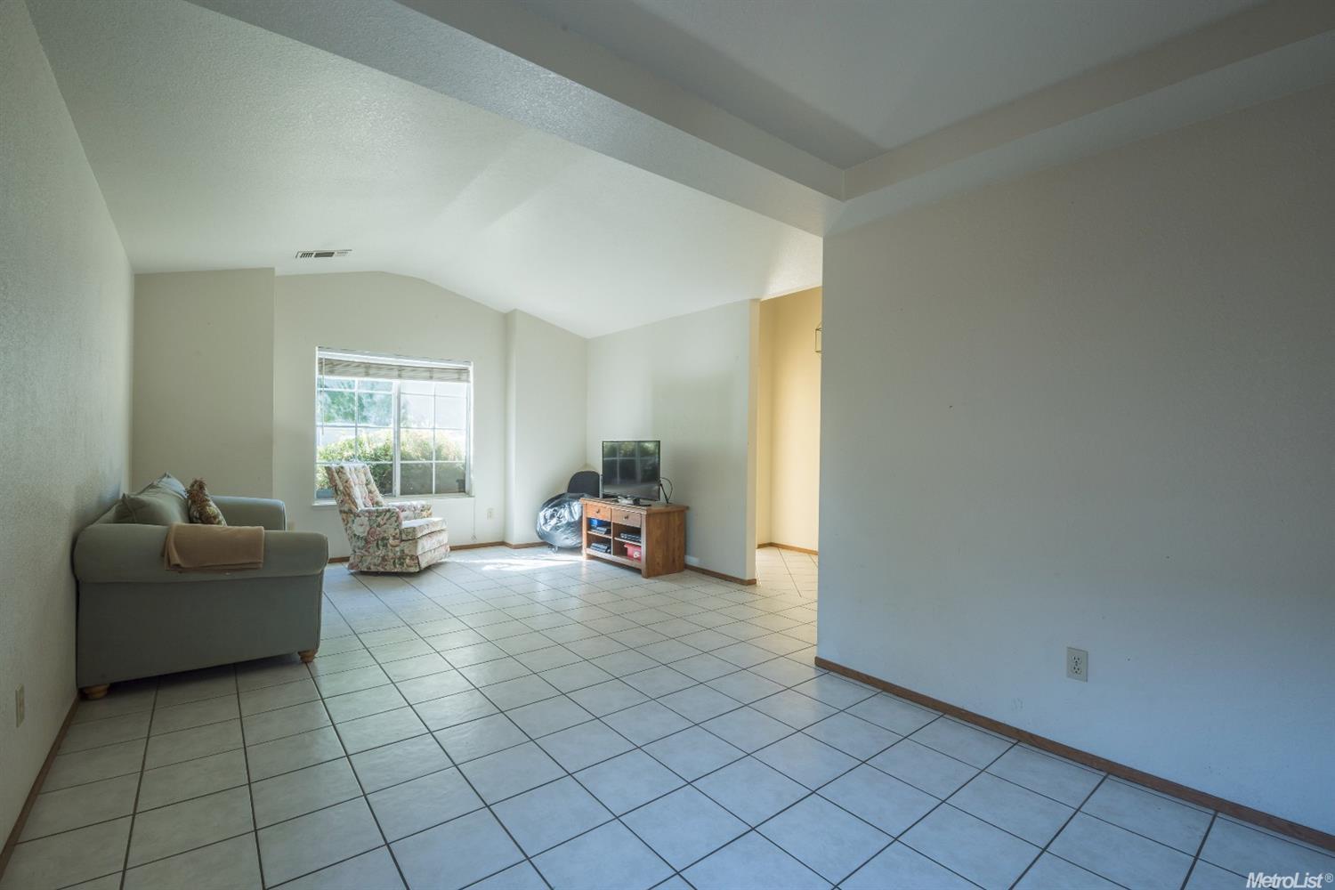 3625 Dry Creek Dr, Modesto, CA 95357 photo 4