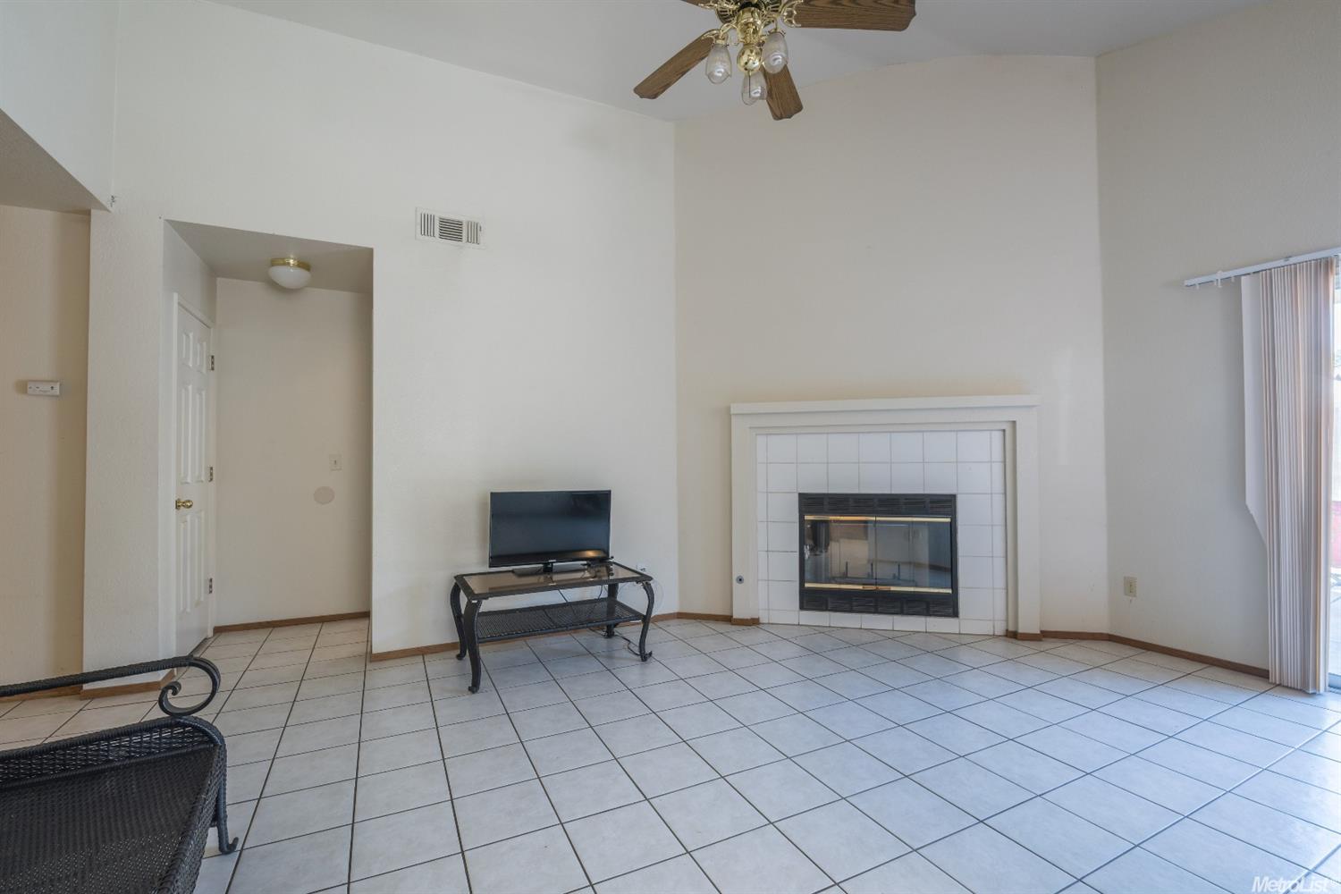 3625 Dry Creek Dr, Modesto, CA 95357 photo 2