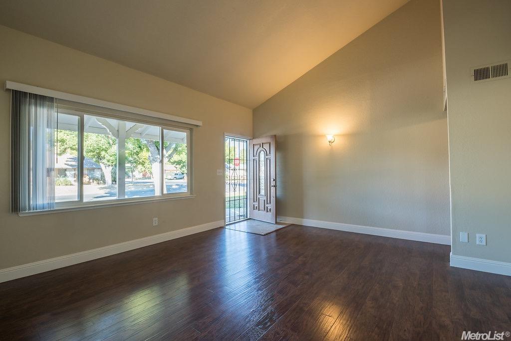 74 Mariposa Rd, Modesto, CA 95354 photo 3
