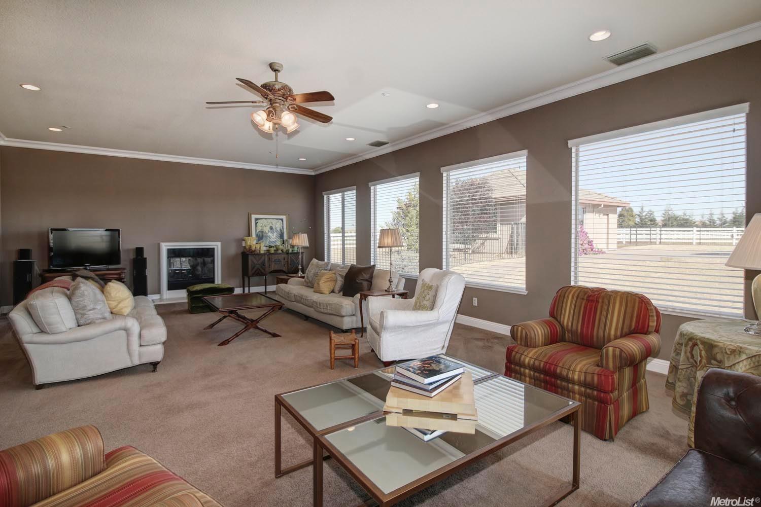 9421 Stablegate Rd, Wilton, CA 95693 photo 3