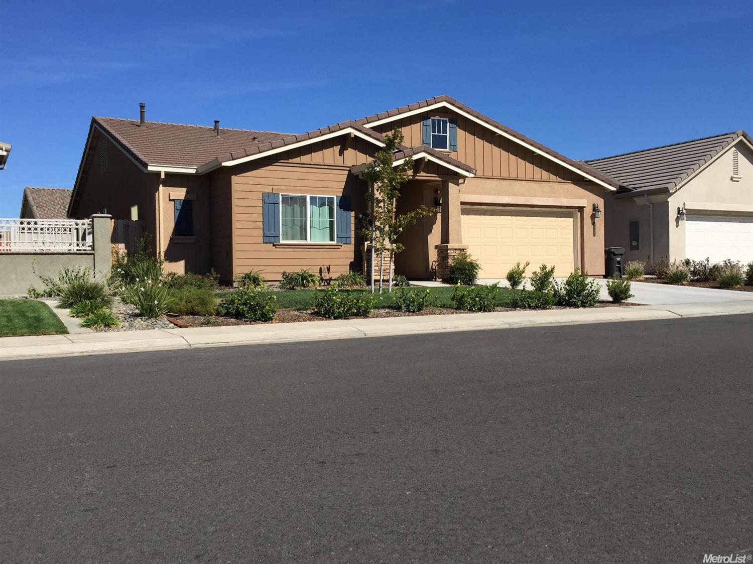 1587 Maehl Dr, Manteca, CA 95337 photo 2