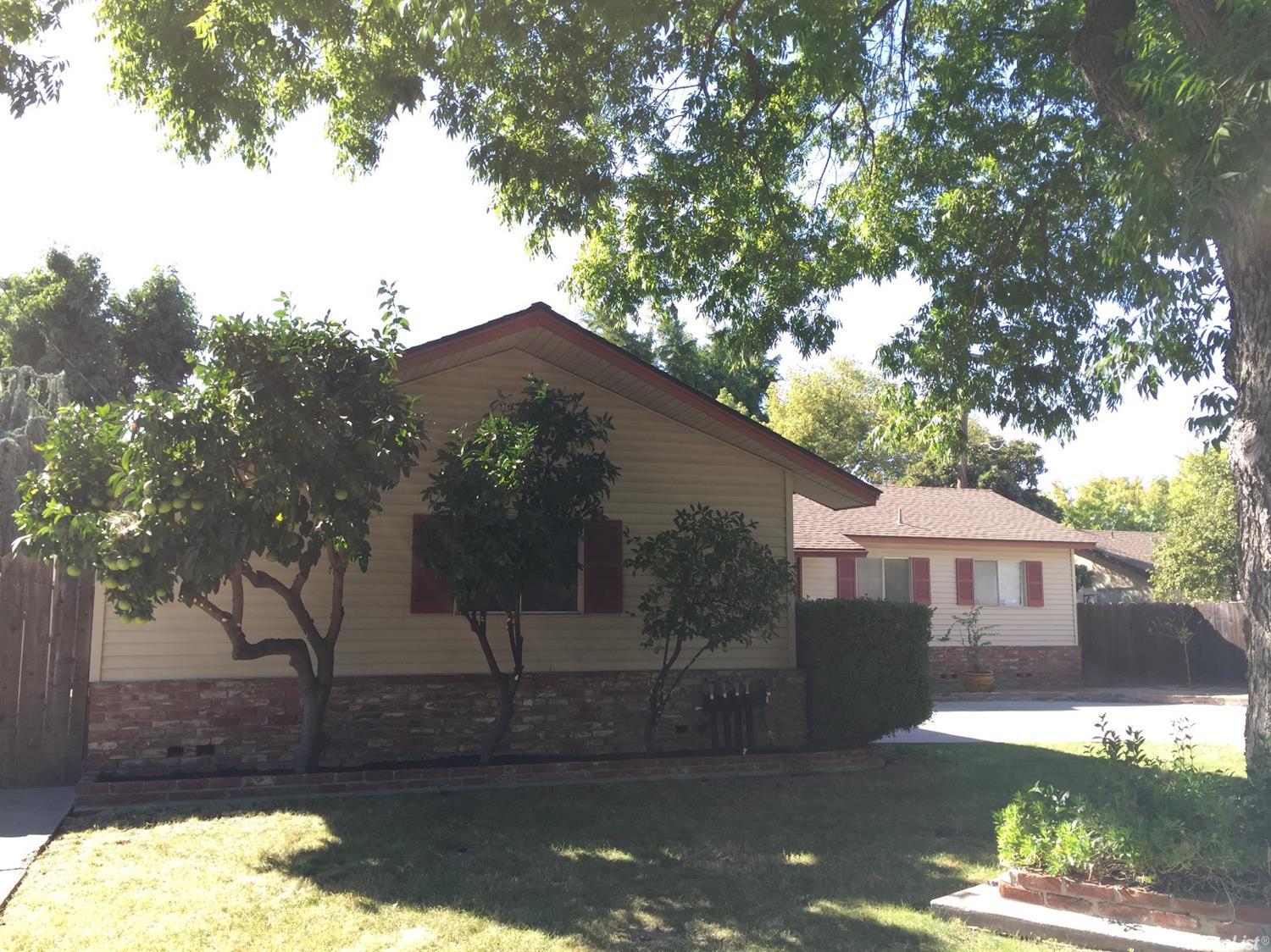 1205 Clifton Dr, Modesto, CA 95355 photo 2