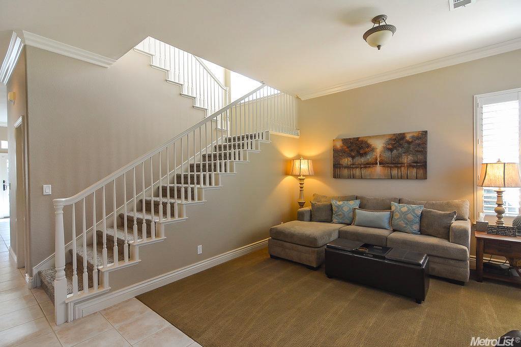 658 Clay Way, Ripon, CA 95366 photo 3