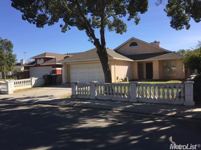 1212 Beringer Ct, Modesto, CA 95358 photo 2