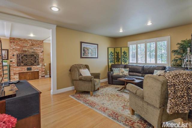 4932 Gibbons Dr, Carmichael, CA 95608 photo 3