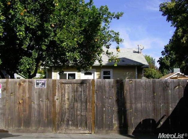 426 Forrest Ave, Lodi, CA 95240 photo 2
