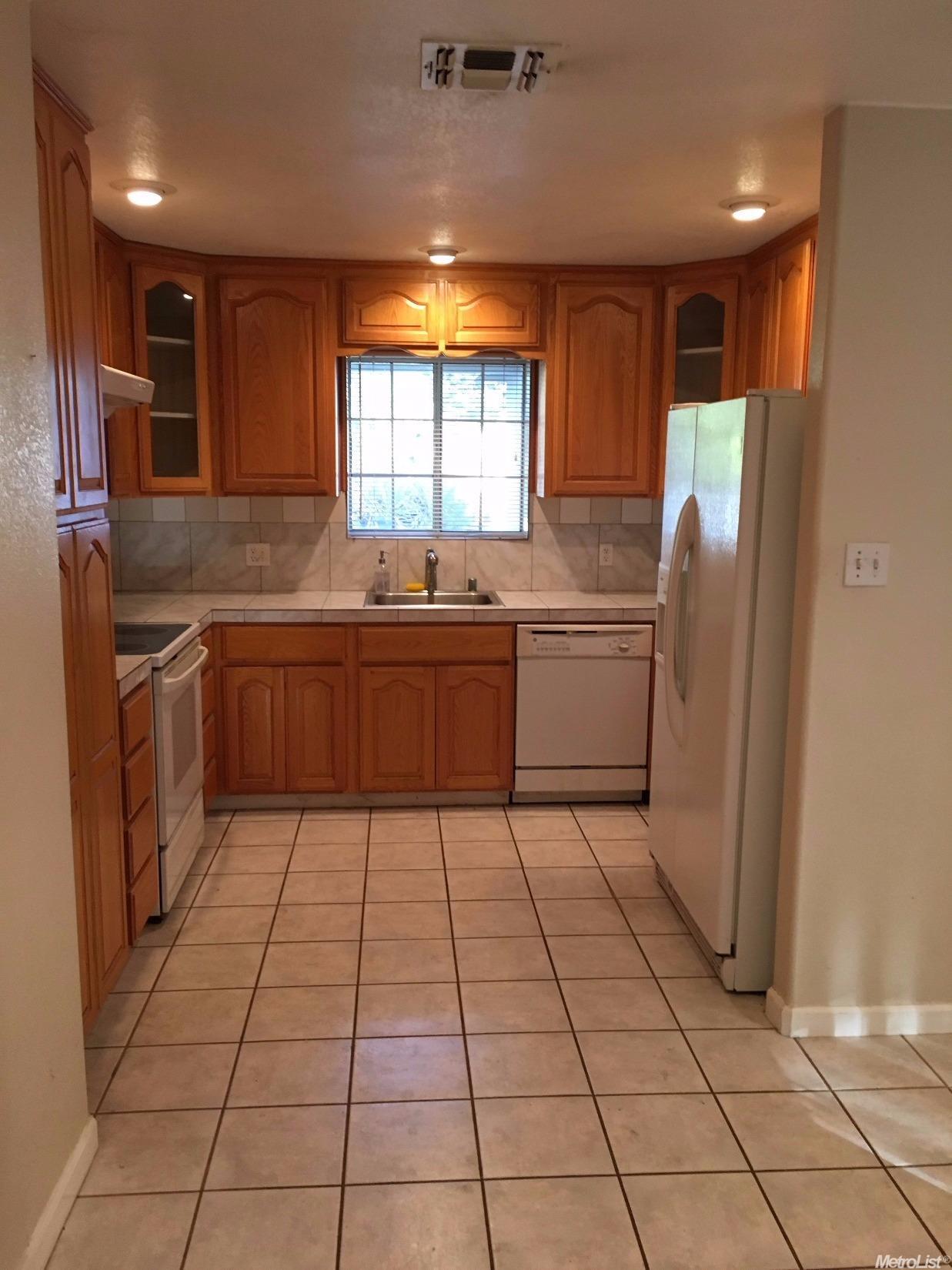 1913 Muncy Dr, Modesto, CA 95350 photo 6