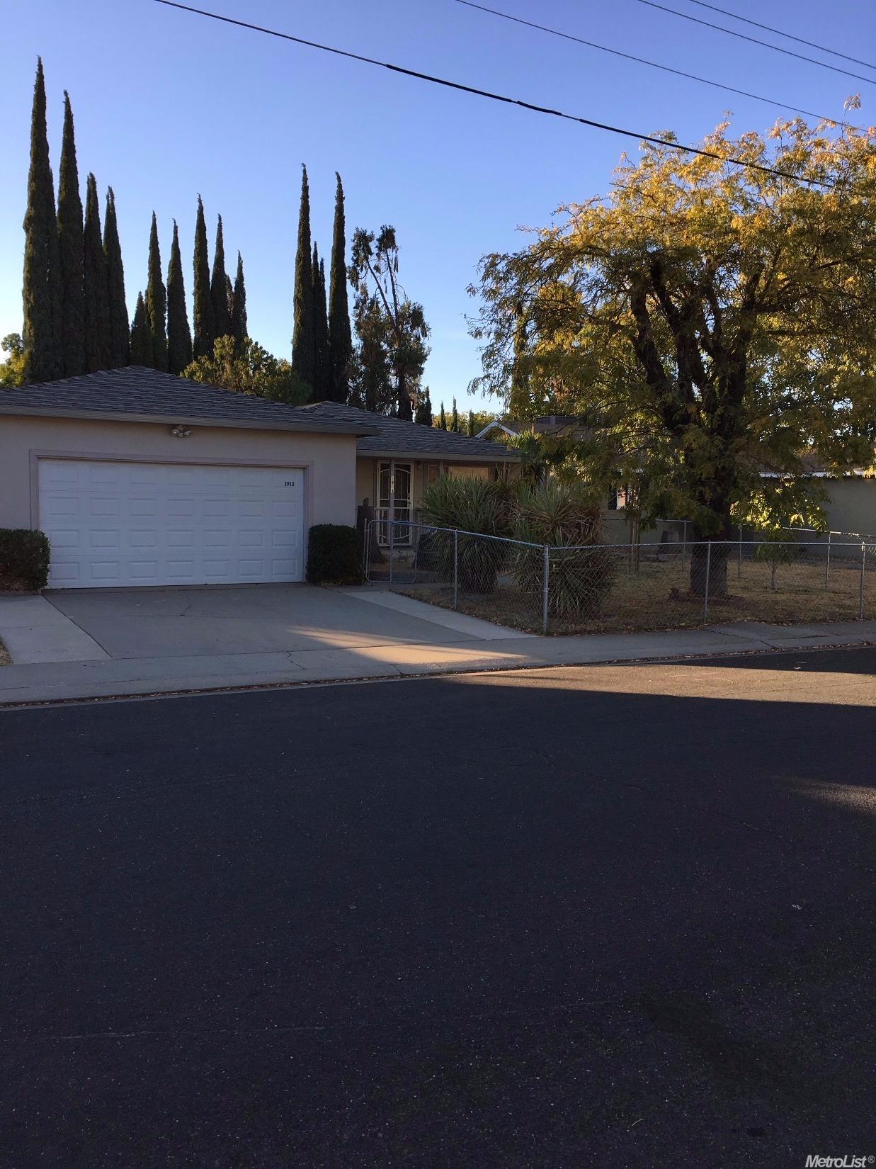1913 Muncy Dr, Modesto, CA 95350 photo 1