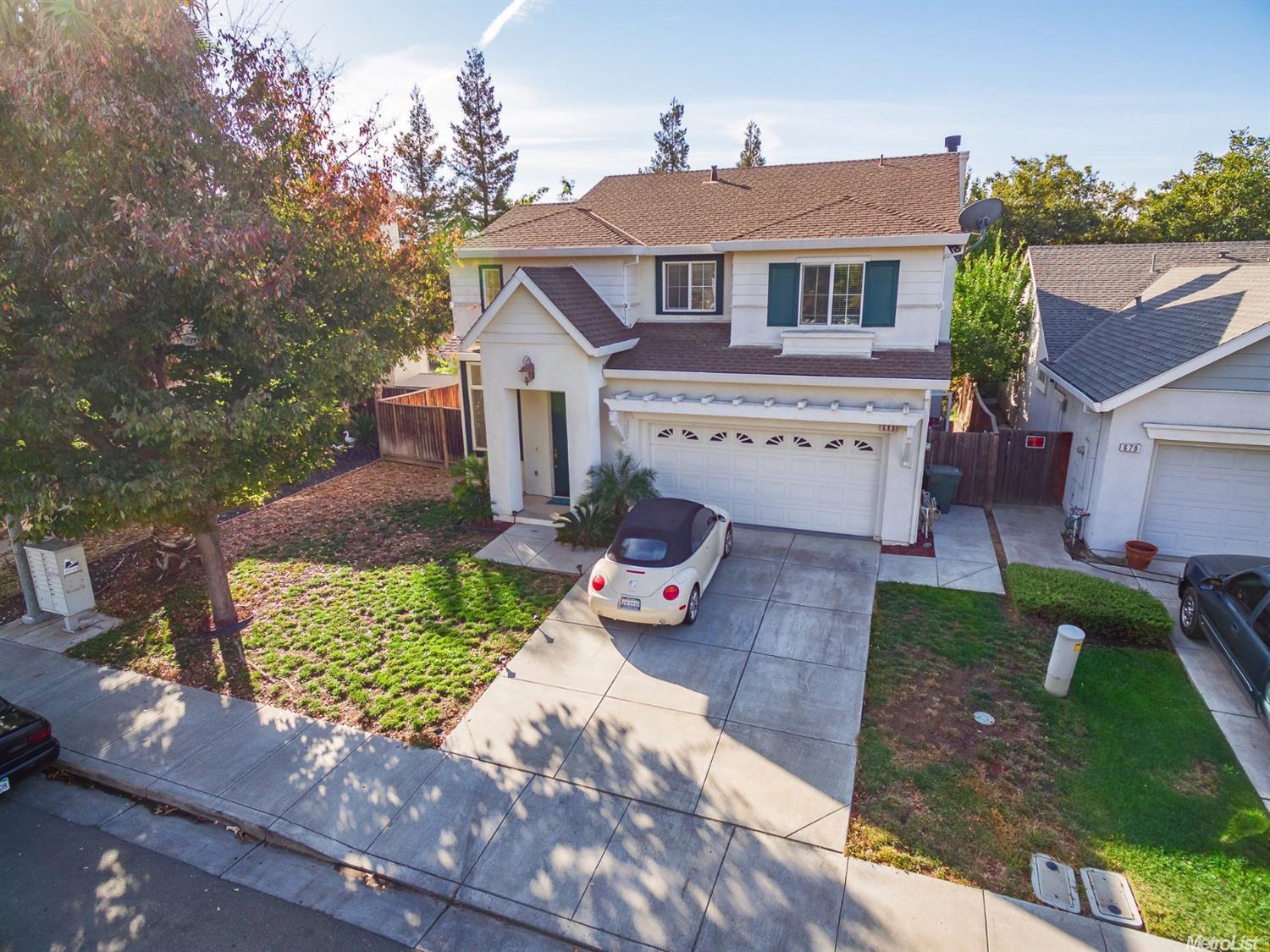 688 Harold Smith Dr, Tracy, CA 95304 photo 1