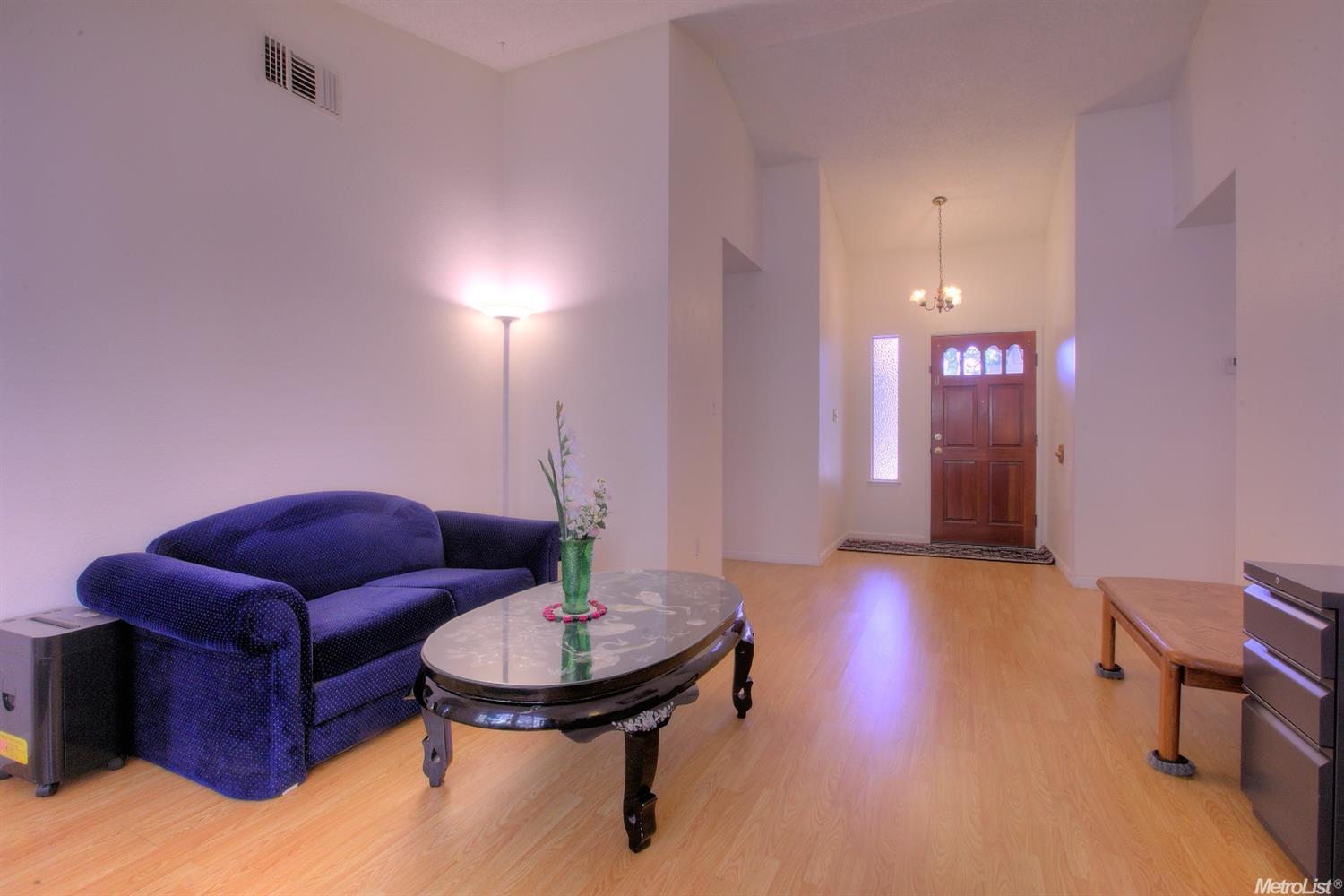 909 Burlington Dr, Modesto, CA 95356 photo 3
