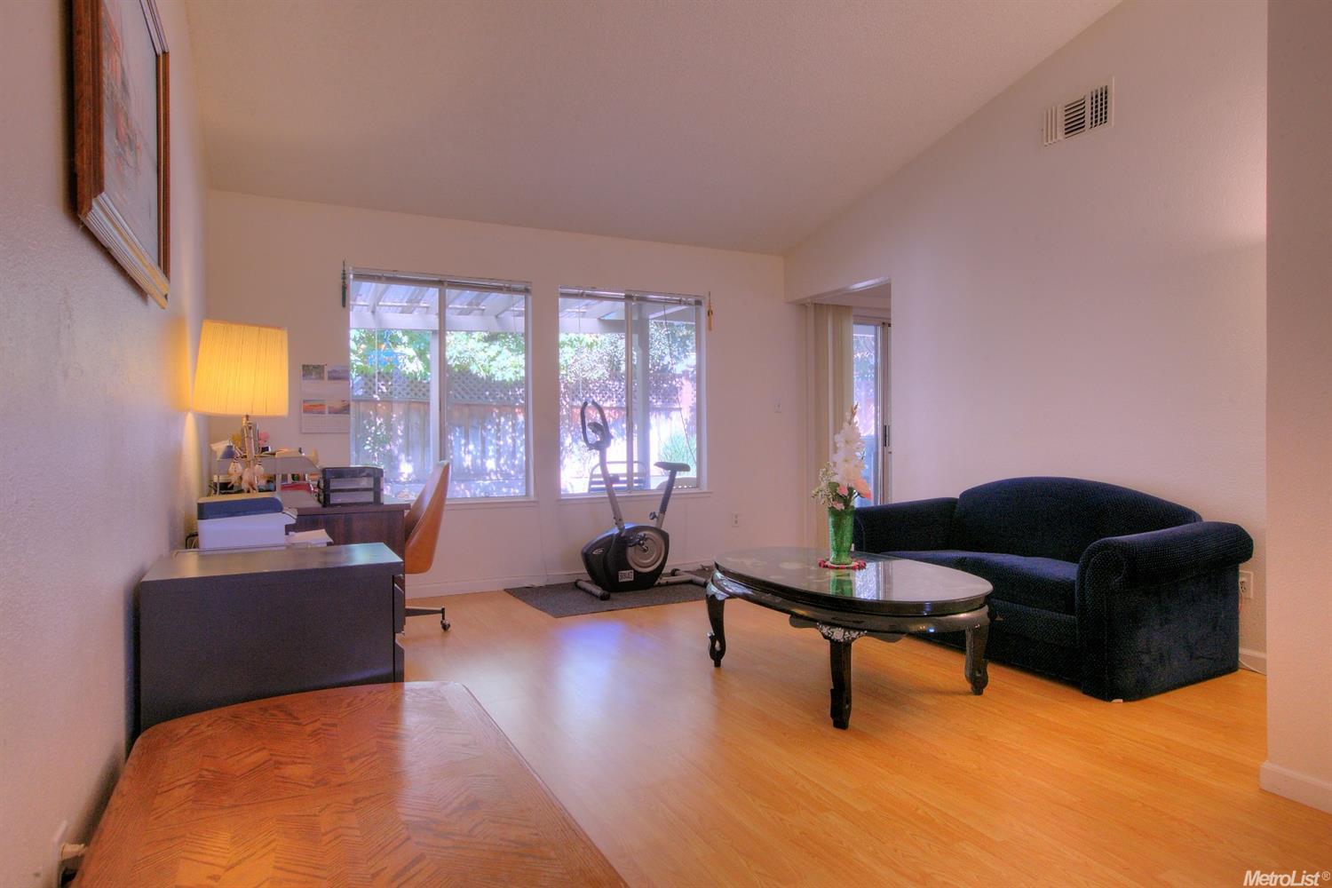 909 Burlington Dr, Modesto, CA 95356 photo 4