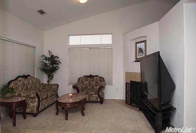 1102 Kay Cir, Turlock, CA 95382 photo 2
