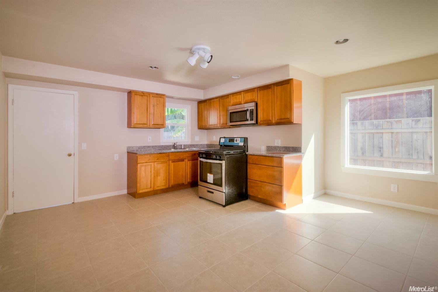 5046 Cady Ln, Linden, CA 95236 photo 8