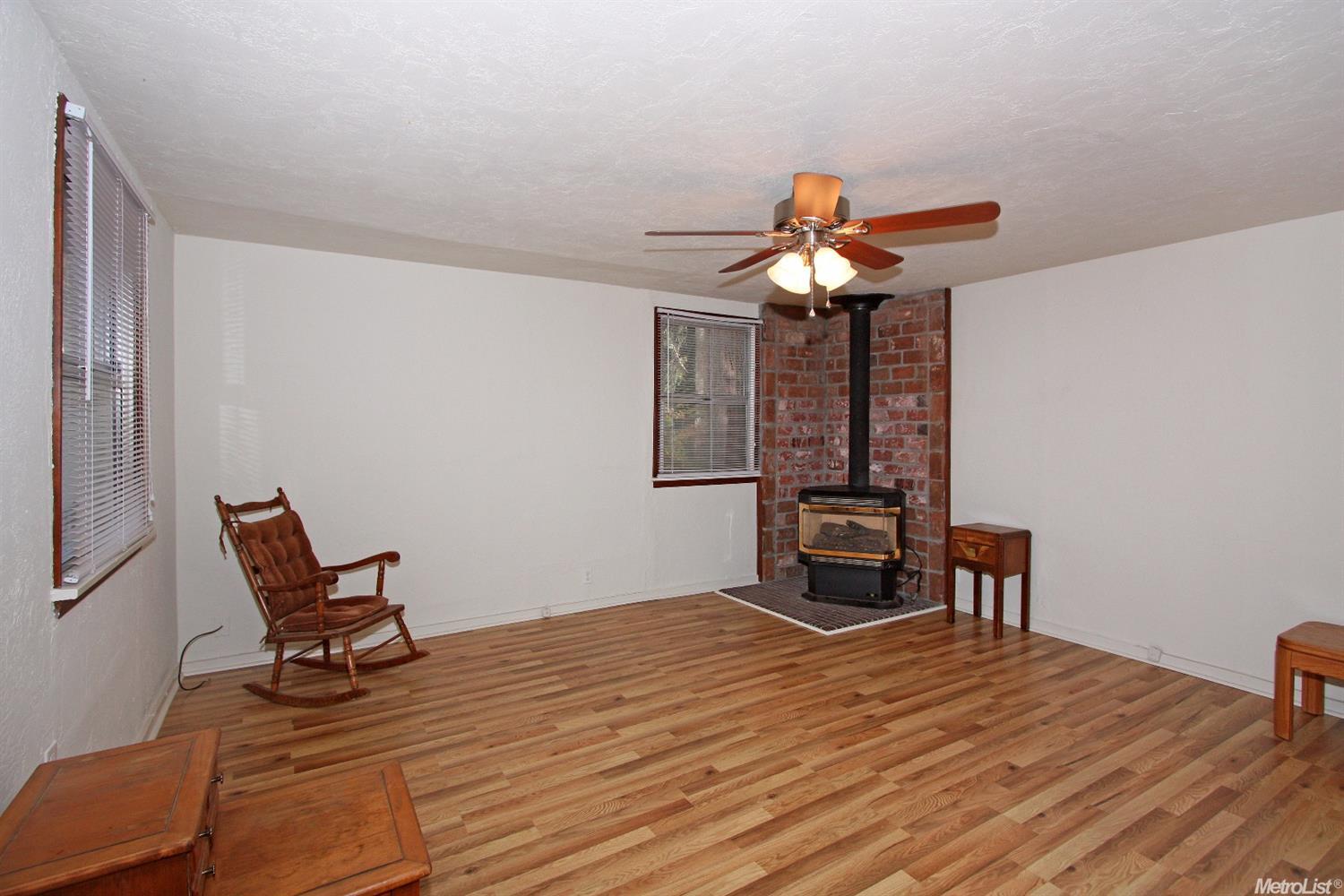 6335 Pine St, Pollock Pines, CA 95726 photo 3