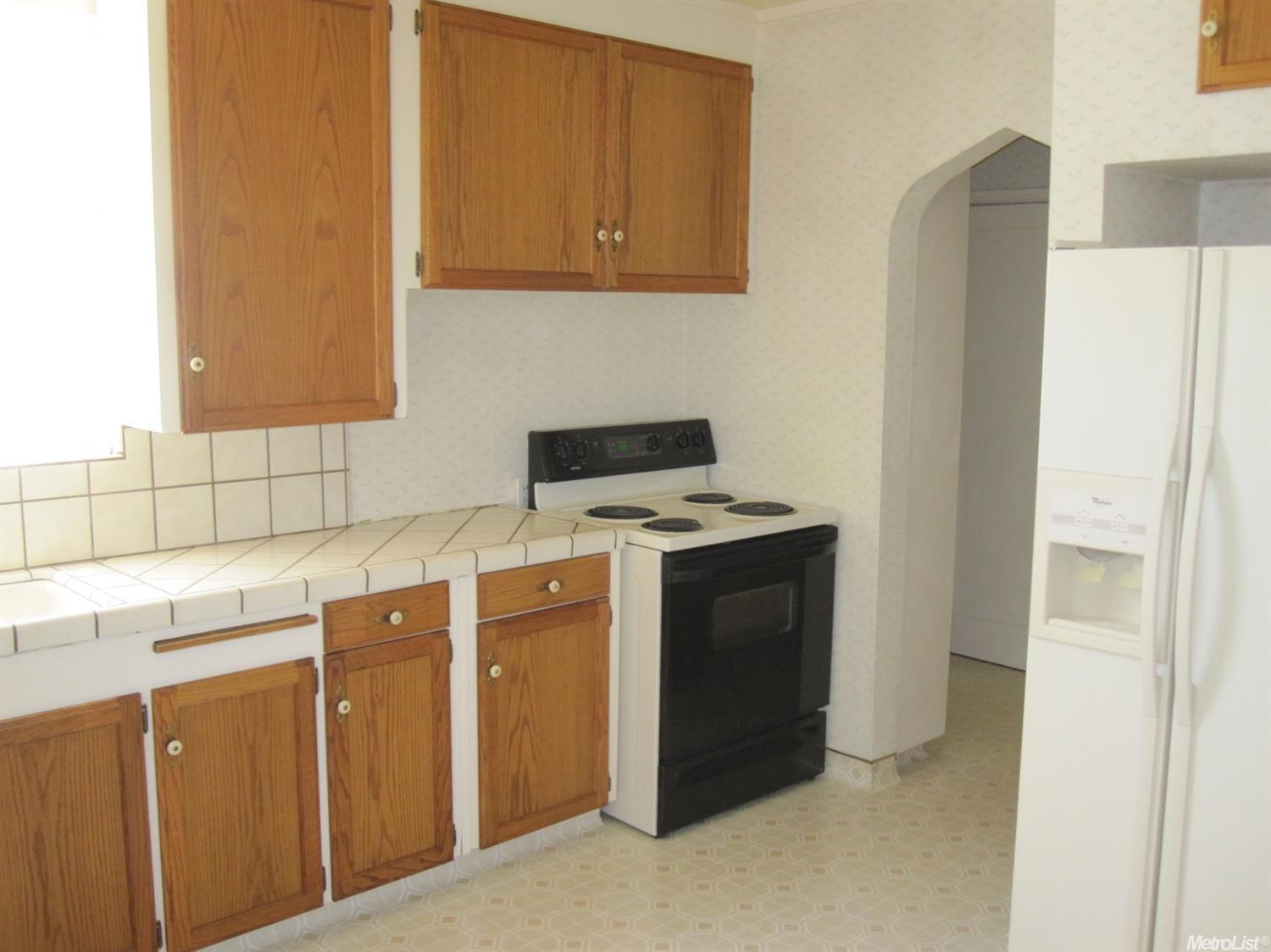 1102 W Turner Rd, Lodi, CA 95242 photo 5
