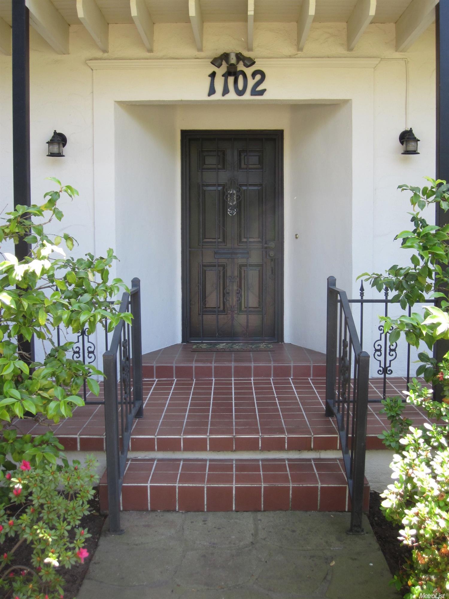 1102 W Turner Rd, Lodi, CA 95242 photo 1