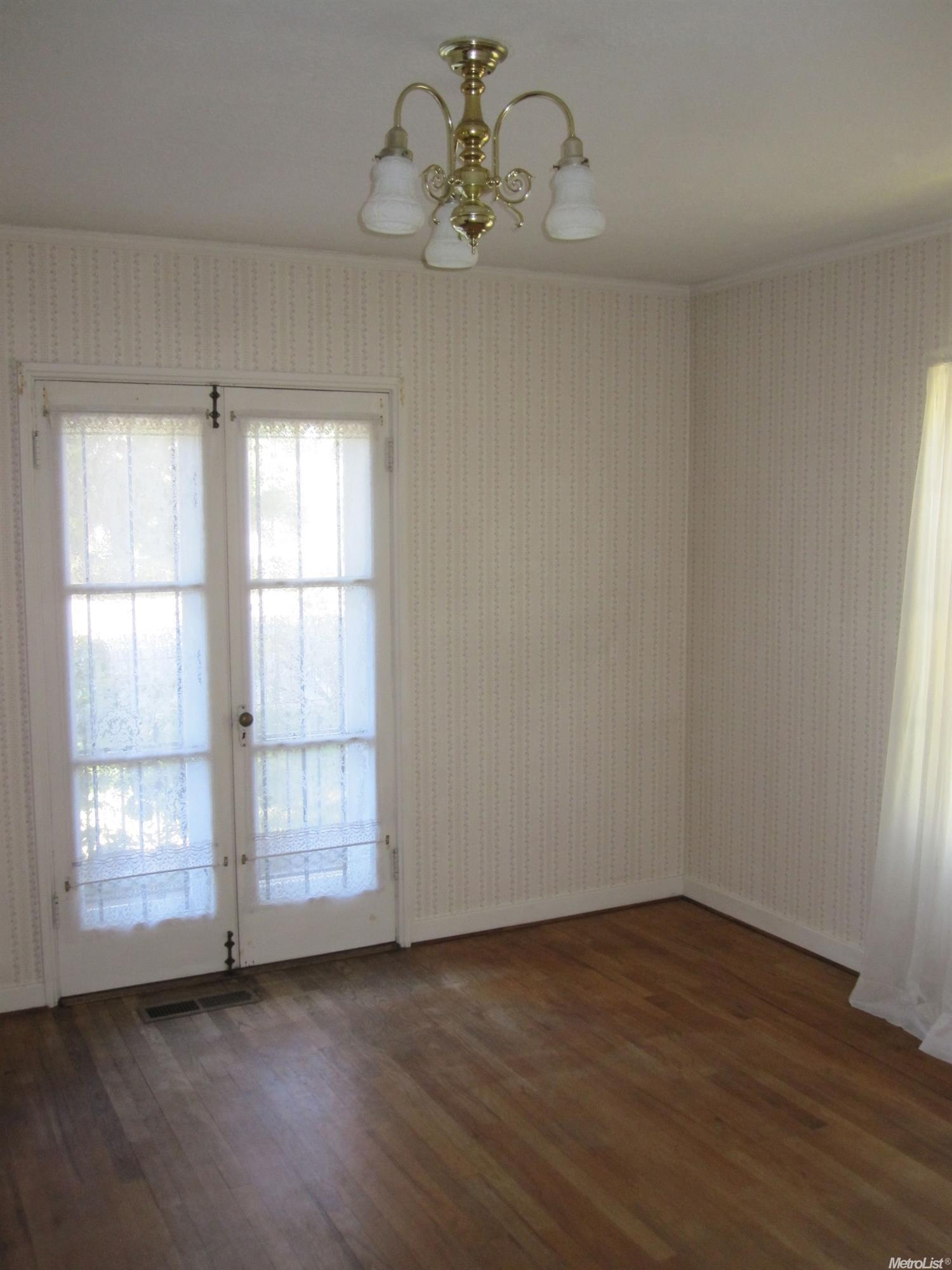 1102 W Turner Rd, Lodi, CA 95242 photo 4