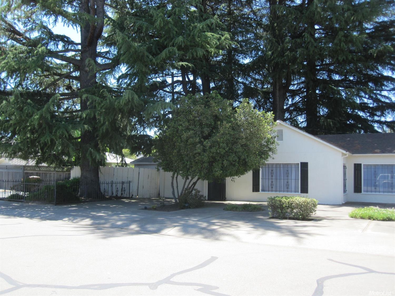 1102 W Turner Rd, Lodi, CA 95242 photo 9