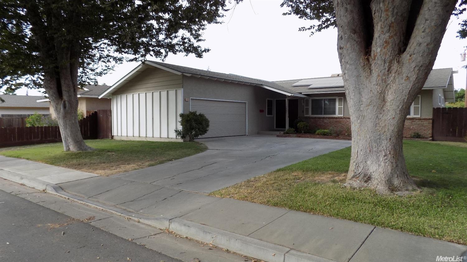 1407 Olson Dr, Gustine, CA 95322 photo 2