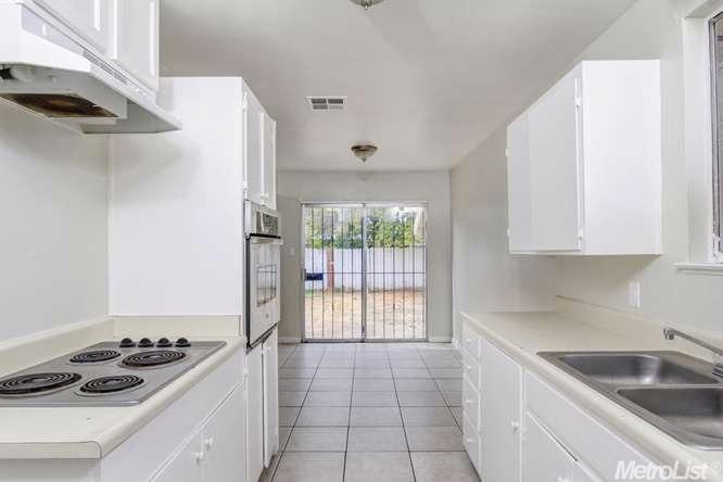 2416 E 6th St, Stockton, CA 95205 photo 2